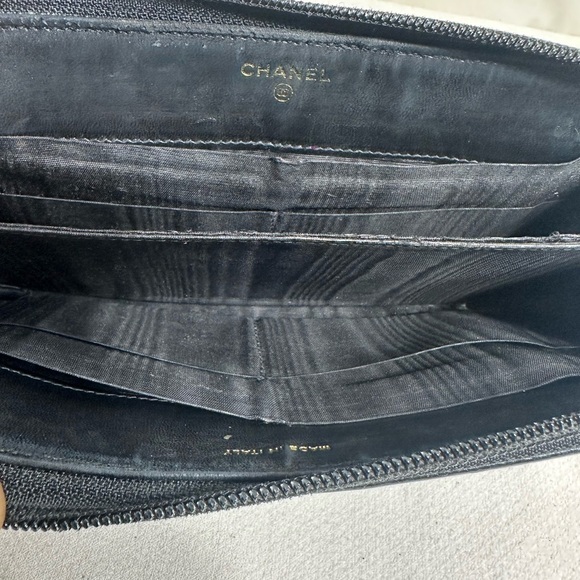 Chanel Zippy Wallet - Picture 7 of 10